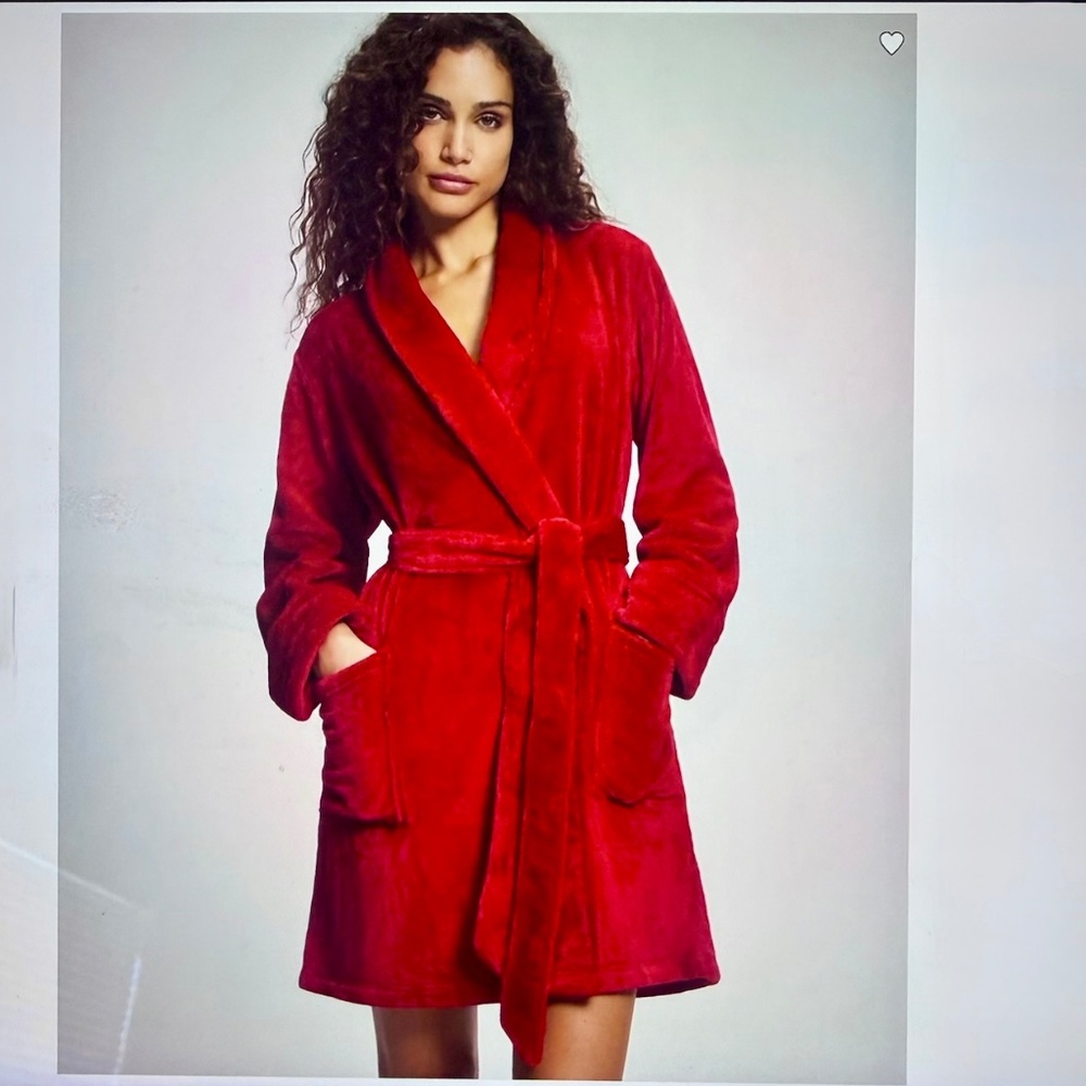 Soma Plush Short Robe  Color -  PAINT THE TOWN RED *  NWT  *  L/XL